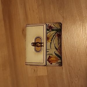 GUCCI flora infiniti wallet